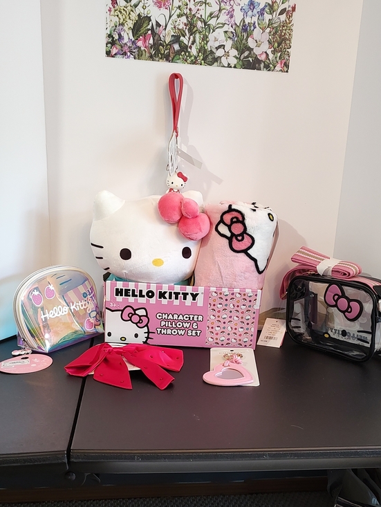 Hello Kitty Other - Hello Kitty Big Beautiful Bundle